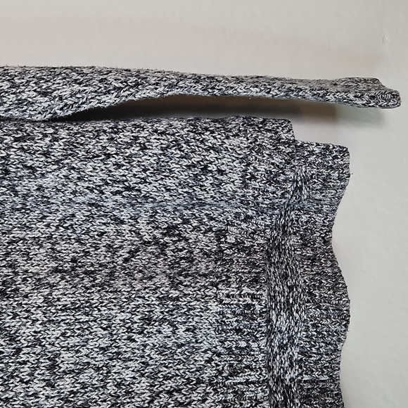 Old Navy Women’s Marled Turtleneck Sweater Black White Knit Small - Picture 6 of 11